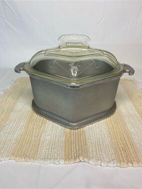 VTG GUARDIAN SERVICE COOKWARE HEART SHAPED w/GLASS LID HAMMERED ALUMINUM 2 QTS
